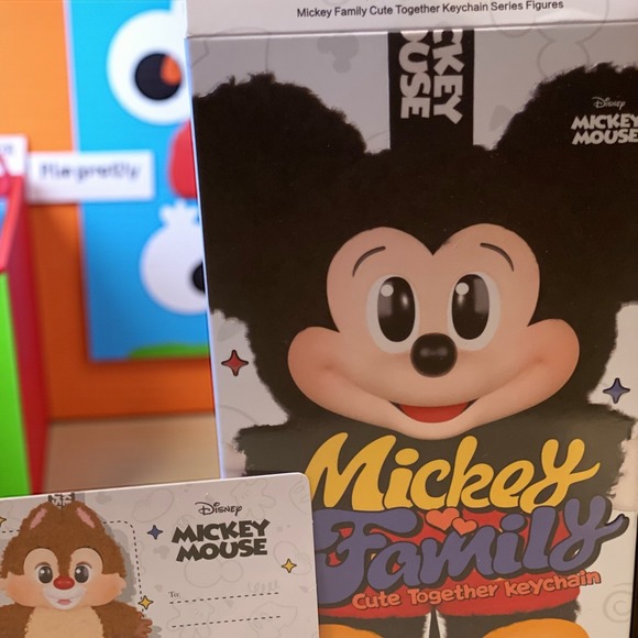 Disney Mickey Mouse Family Dale Keychain Series Figures Blind Box - Picture 1 of 2